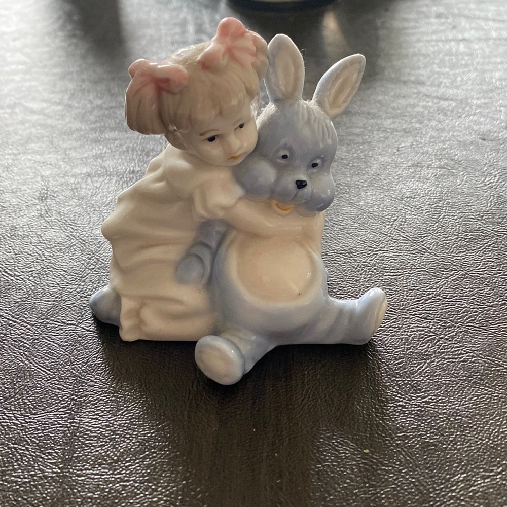 Ceramic figurine